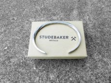 画像2: STUDEBAKER METALS TWIST CAFF BANGLE【SILVER】 (2)