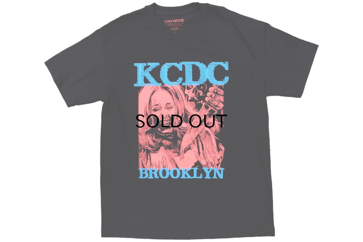 画像1: KCDC SKATESHOP X BOW3RY LIMITED TEE (1)