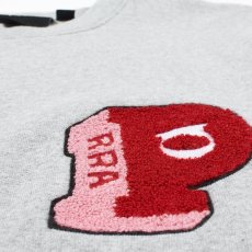 画像2: BY PARRA BLOCK P CREW NECK SWEATSHIRT (2)