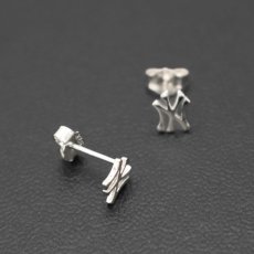 画像2: THE M JEWELERS X MLB NEW YORK YANKEES STUD EARRINGS (2)