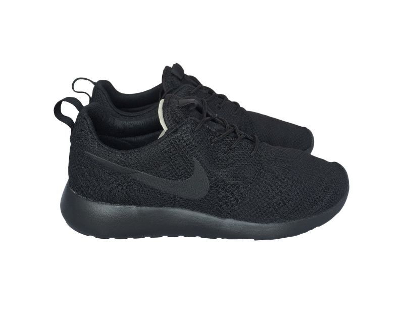 nike roshe one all black